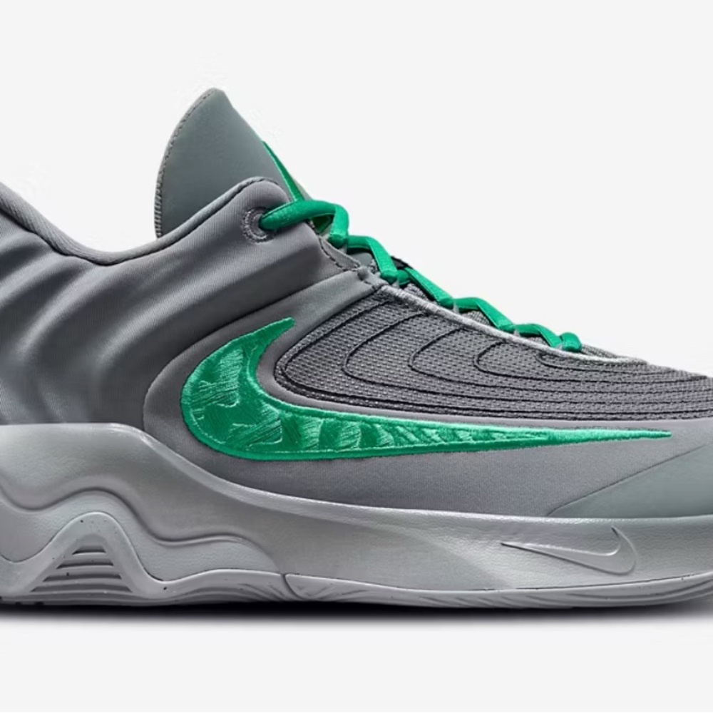 Nike Men’s 8.5 Giannis Immortality 4